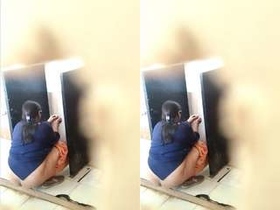 Hidden camera captures Indian bhabhi peeing in exclusive video