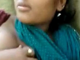 Desi girl flaunts big tits in hot video