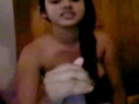 Cute Desi GF gives an amazing blowjob in HD video