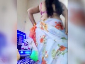 Indian bhabhi shows off her big boobs and sexy body at home