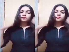 Amateur Bangla girl flaunts her big boobs in exclusive video