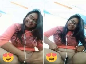 Exclusive video of a sexy Indian girl exposing her pussy on video call