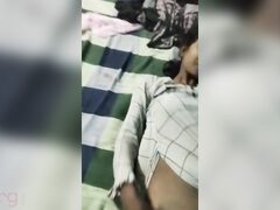 Indian babe enjoys oral sex with big dick in MMS video