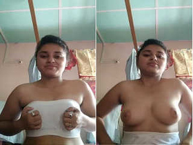 Amateur Indian girl flaunts her big tits in exclusive video