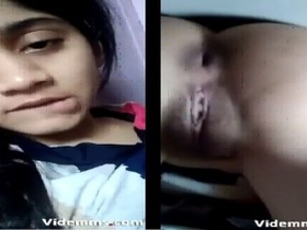 Tamil college girl enjoys solo play in a hot video