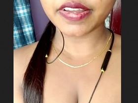 Tamil Bhabhi Aiswauya's erotic webcam performance
