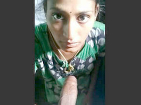 Indian bhabhi gives herself a handjob and cums on her breasts