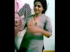 Indian bhabhi gets fucked in Hindi by devar in dubbed video