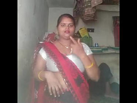 Sultry Indian babe flaunts her smooth and irresistible pussy