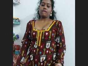 Desi wife flaunts her pussy in public