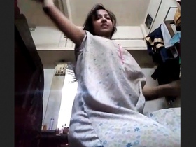 Horny bhabi gets naughty in front of the camera