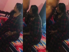 Mature aunty from Kerala performs a sensual blowjob