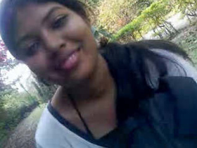 Gujarati couple flaunts their big boobs in the park