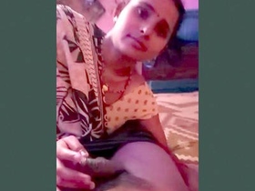 Indian village bhabi's belt-clad pussy in HD video