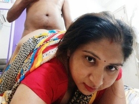 Saavi's desi bhabhi gets down and dirty with a call boy