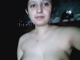 Pakistani girl strips down and takes a nude photo for the lens
