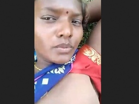 Desi aunty gets fucked outside the door in the village