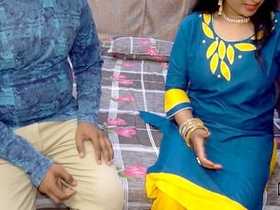 Indian aunt's intimate encounter for financial gain captured in Hindi