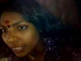 Curvy Tamil wife invites you to enjoy her hairy pussy in MMS scandal