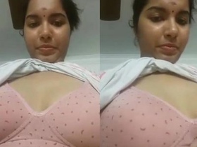 Tamil girl makes a nude video for her boyfriend