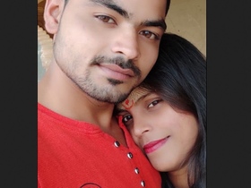 Bhabi flaunts her body for her friend and his girlfriend