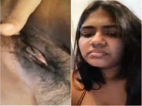 Sri Lankan girl flaunts her tits and pussy in exclusive video