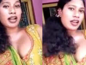 Aunty with deep cleavage from Andhra region shares her allure