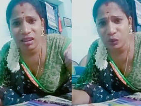 Hot Tamil auntie's solo selfie session