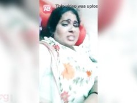 Big boobs bhabhi from Dehati shows off on livecam
