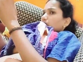 Desi pussy gets licked by a friend's wife in a hot video