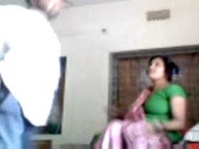 Desi bhabi teases her boss with her seductive moves