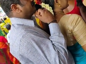 Desi perv masturbates to his aunt's big butt in sexy video