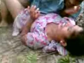 Desi MMS scandal: Cute Indian girl gets naughty with her brother in the open