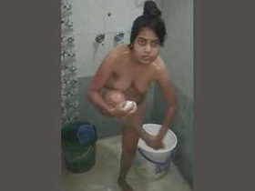 A couple from Jaipur having sex and taking a bath together in a video