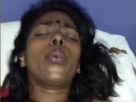 Indian aunty gets fucked hard in Chennai