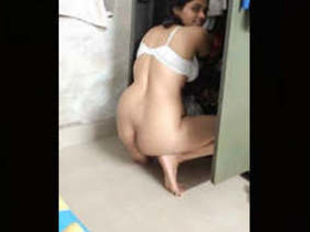 New mallu bhabi joins the party in this steamy video