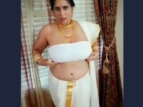 Desi girl with sensitive nipples in arousing video