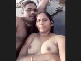 Indian couple enjoys beachside romance