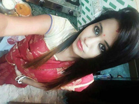 Desi babe gives a blowjob to her lover in Tamil language