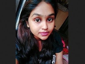 Tamil bhabhi's sexy face and body in a steamy video
