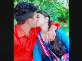 Sweet Indian girl gives a blowjob in a new video clip