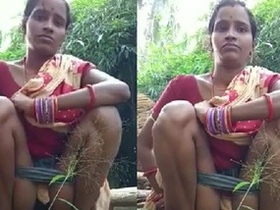 Outdoor selfie video of Indian bhabhi peeing in public