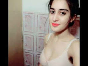 Pakistani college babe with big boobs in steamy video