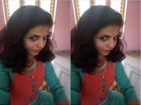 Naughty Indian bhabhi flaunts her big boobs