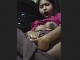 Superhorny desi girl fingers herself to orgasm