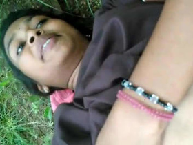 Bhabhi Puja Sharma flaunts her belly button in a bra in a cute video