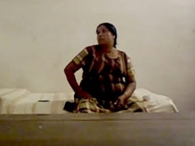 Tamil aunty Tia Swana indulges in steamy sex