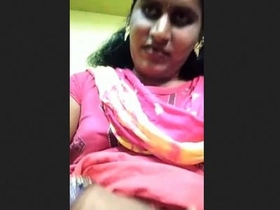 Indian girl flaunts her big boobs in a solo video