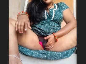 Geeta's sizzling nude show for housewife fans