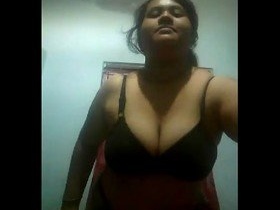 Bhabhi pleasures herself with her own milk in a tanker